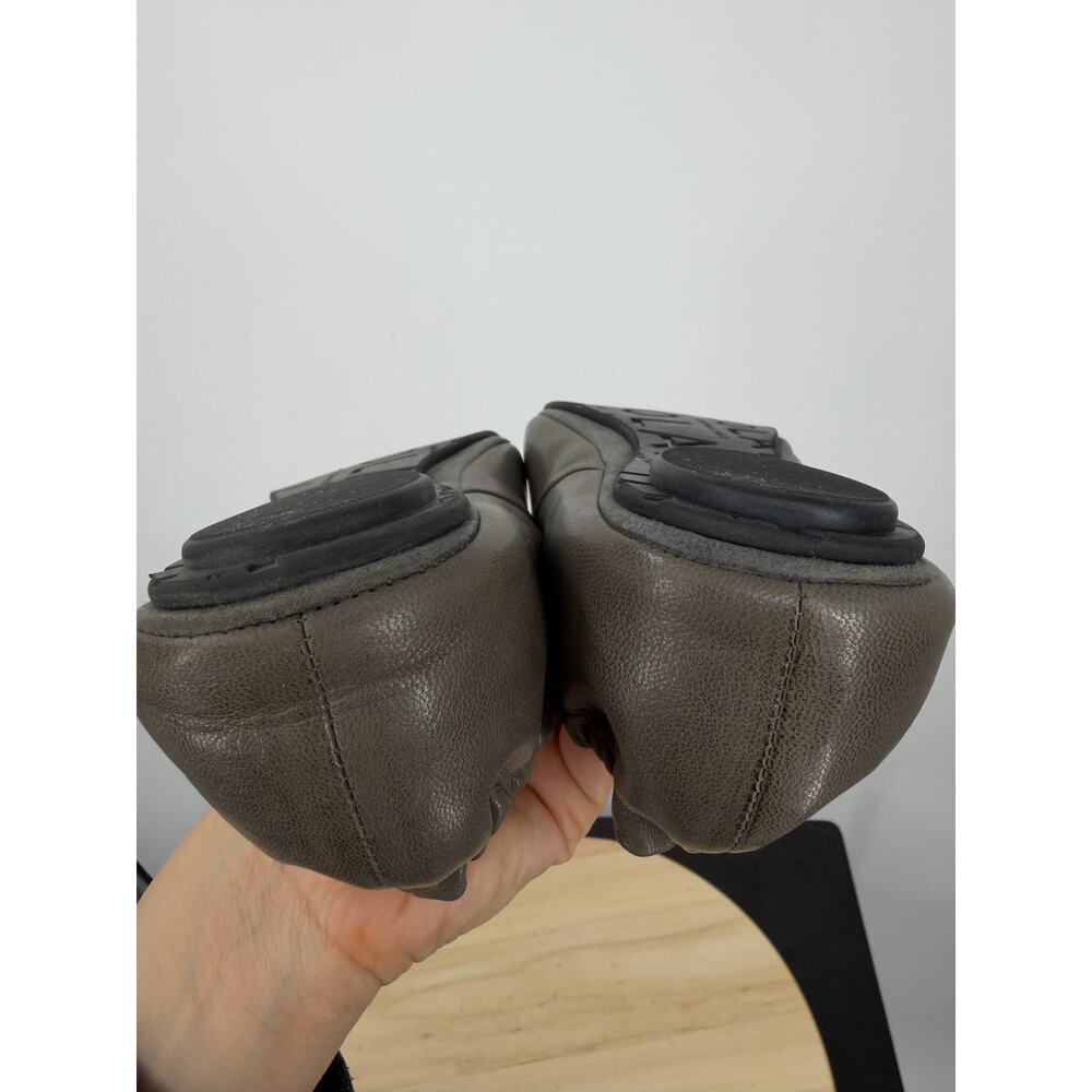 Chocolat Blu Womens 8.5 Vic Pleated Gray Taupe Leather Ballet Flats Shoes Casual - Picture 6 of 11